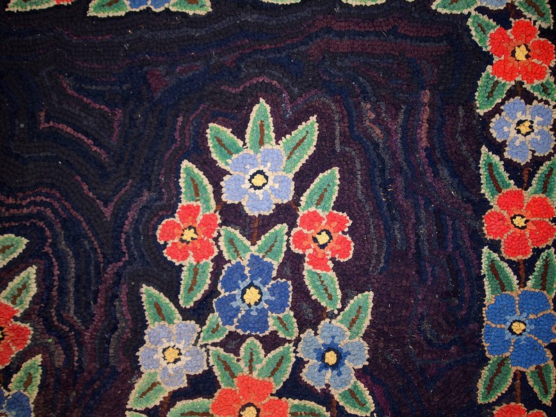 Handmade antique American Hooked rug 3.4' x 5.4' (103cm x 166cm) 1920s - 1C677 gallery