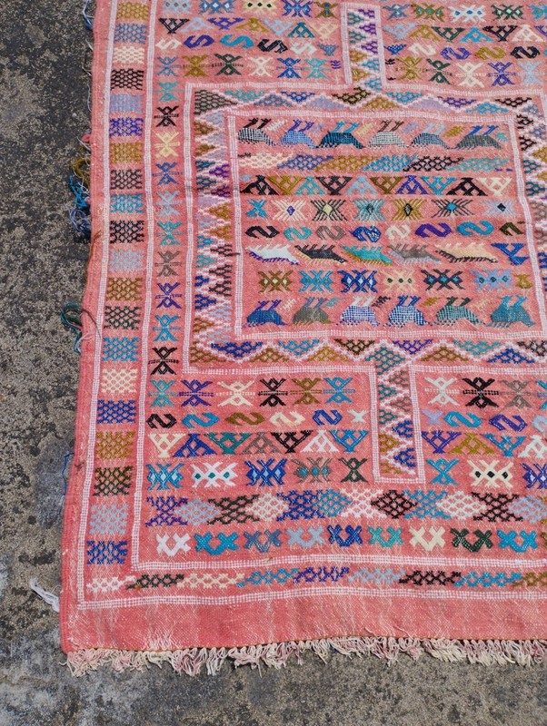 Vintage Handmade Moroccan Geometric Wool Pink Kilim Area Rug 136x93 cm gallery