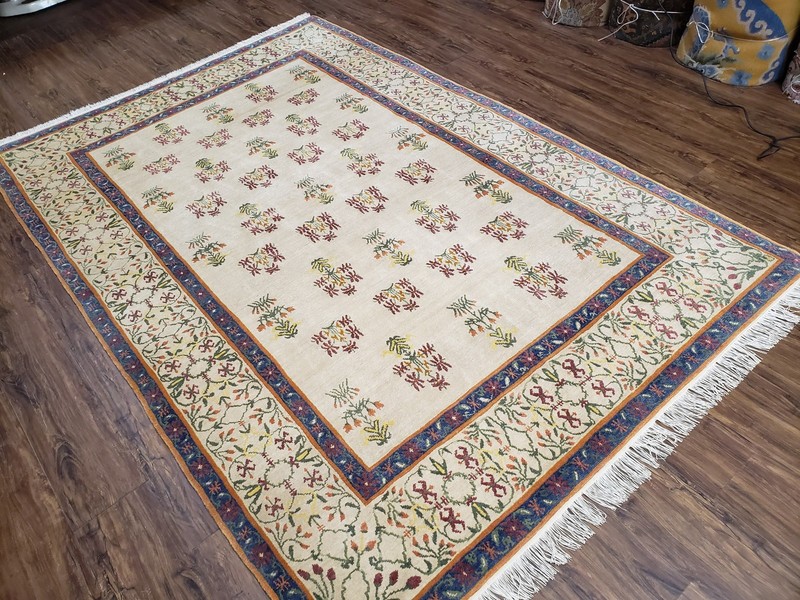 Tufenkian Rug 5.9 x 8.6 Tibetan Nepalese Handmade Soft Shiny Wool Repeated Motif gallery