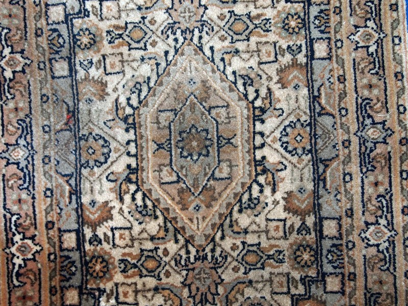 Handmade vintage Indo-Tabriz rug 1.9' x 2.9' (58cm x 89cm) 1970s - 1C768 gallery