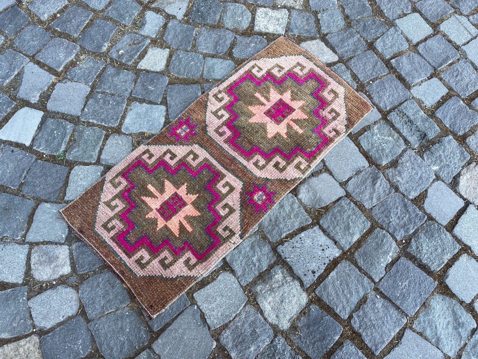 Turkish Vintage Small Rug Handmade Wool Bohemian Bath Mat Rug 1,2 x 2,6 ft gallery