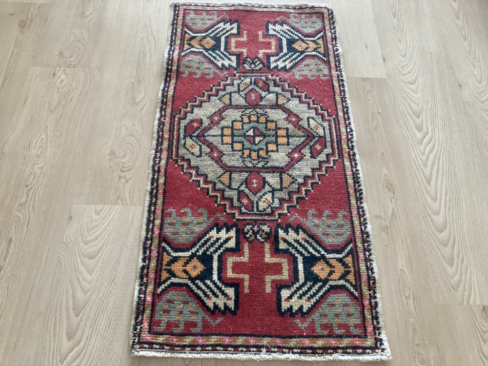Small Red rug, Turkish rug, Vintage rug, Handmade rug, Doormat rug, 1.6 x 3.2 ft
