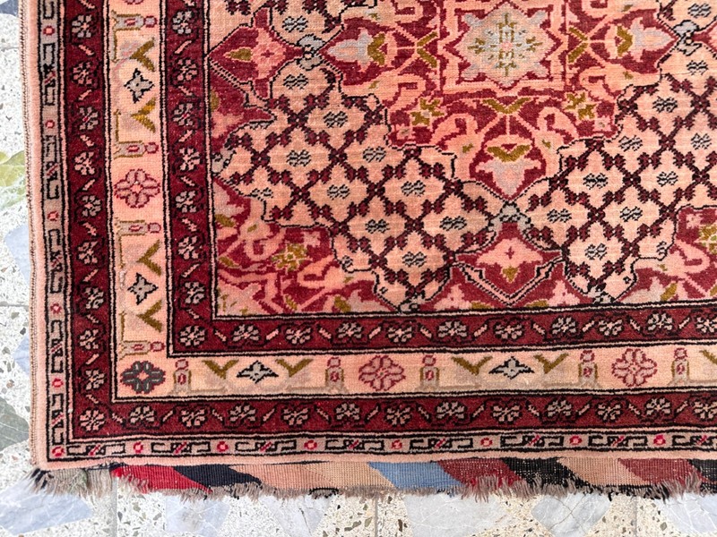 200 X 110 cm COLLECTORS' ITEM Vintage Kaisary Turkish Carpet gallery
