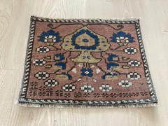 Square rug, Pink rug, Turkish rug, Vintage rug, Table rug, Doormat, 0.9 x 1.2 ft
