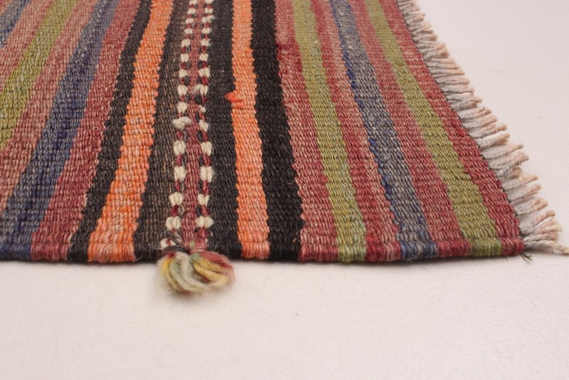 Vintage 4'11" x 10'1" Traditional Wool Hand Woven Oriental Area Rug gallery