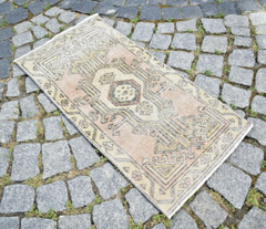 Turkish Rug 17” x 35” Vintage Kilim Small Anatolian Oushak Wool Low Pile Rug