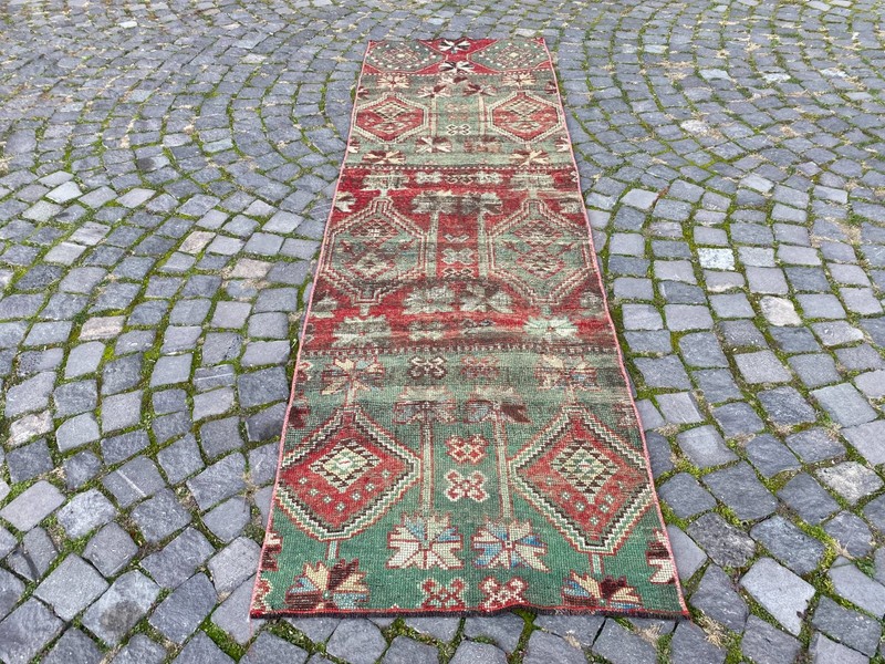 Carpet, Turkish rug, Vintage rug, Handmade rug, Runner, Wool | 2,6 x 8,8 ft gallery