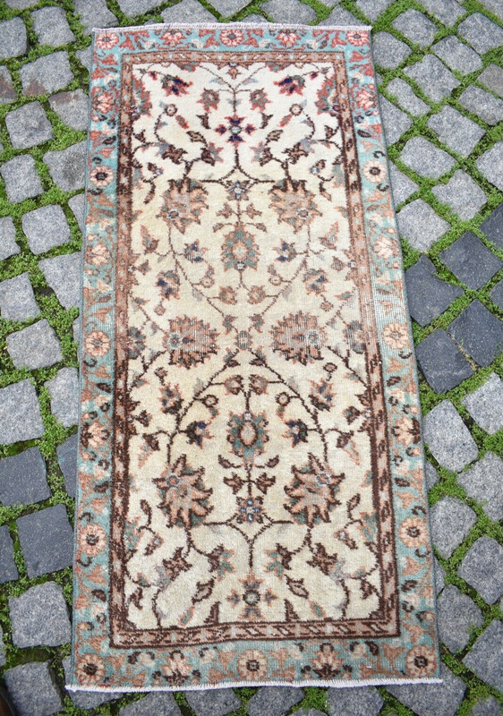 Vintage Turkish Rug 25'' x 52'' Muted Dye Oushak Rug Hand-knotted Wool Pile Rug gallery