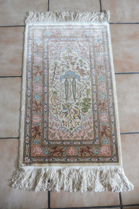 Hereke Silk Carpet, Noble Oriental Carpet, 82Cm X 51Cm High Quality And Like New gallery