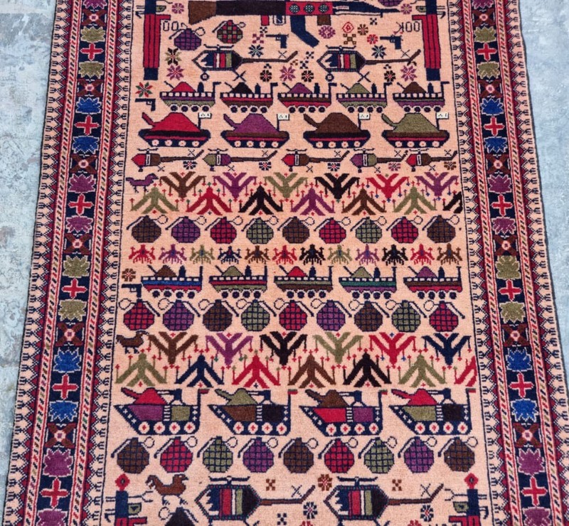 A Beautifully Handmade Afghan vintage war Rug Design Great Quality 200X 104 Cm gallery