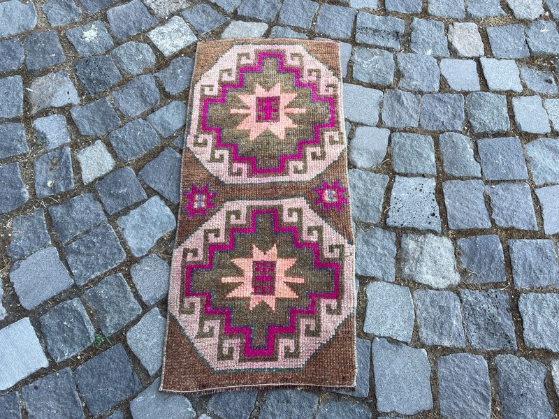 Turkish Vintage Small Rug Handmade Wool Bohemian Bath Mat Rug 1,2 x 2,6 ft gallery
