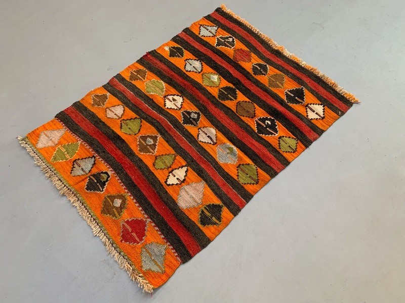 Small Vintage Turkish Kilim Rug 113x84 cm Wool Kelim gallery