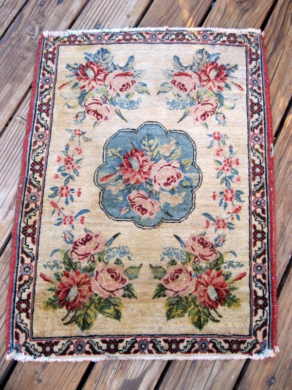 1900 ANTIQUE SMALL RUG WITH GREAT COLORS EXCEPTIONAL ROSES GOOD PILE gallery