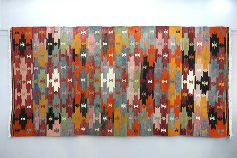 20th Century Colorful Vintage Turkish Area Kilim Rug, Handmade 61,4"x125,1" gallery
