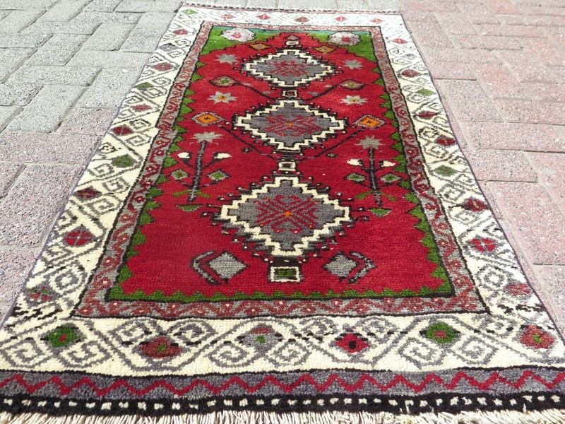 Vintage Turkish Carpet, Handmade Bedroom Rug, Tribal WoolRug, Red Carpet 27"X50" gallery