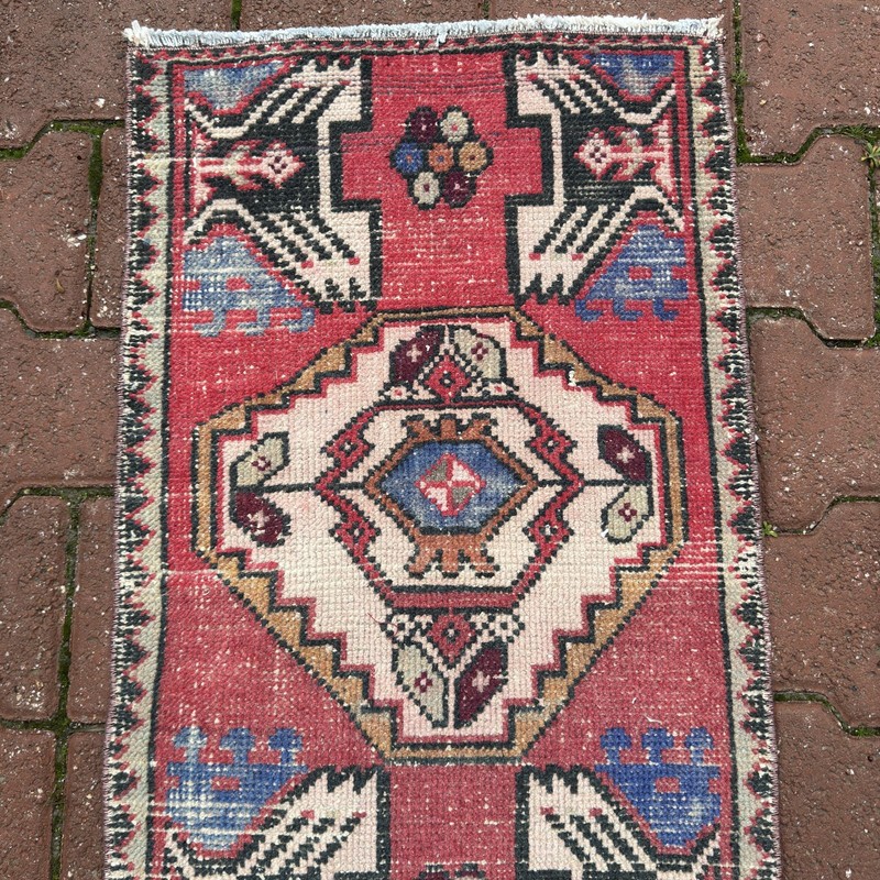 Red Blue 2x3 ft Vintage Turkish Wool Rug With Ivory Medallion - Tariff Free gallery