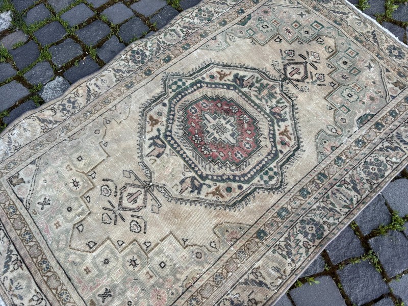 Wool rug, Area rug, Vintage rug, Turkish rug, Bohemian rug 2,9 x 4,6 ft gallery