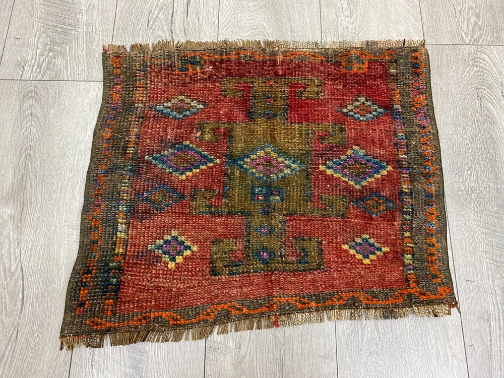 Ethnic Pink Anatolian Tribal Rug Handwoven Turkish Wool Boho Rug 1.5 x 1.9 ft