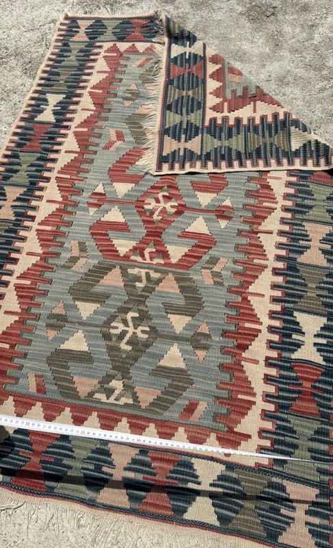Reversible Handmade Vintage Kayseri Kilim Rug from Turkey - 157 cm x 111 cm gallery