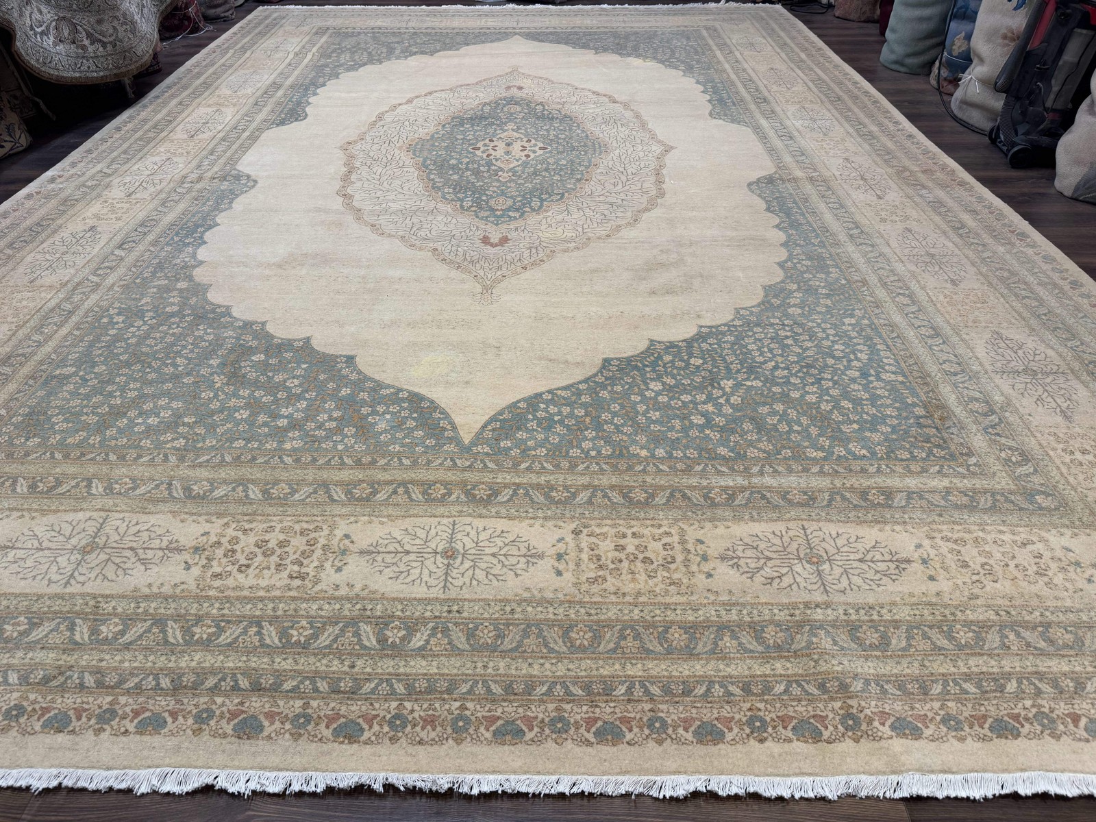 Palace Size Pak Pers'ian Rug 12x18, Haji Jalili Design, Fine 260 KPSI gallery