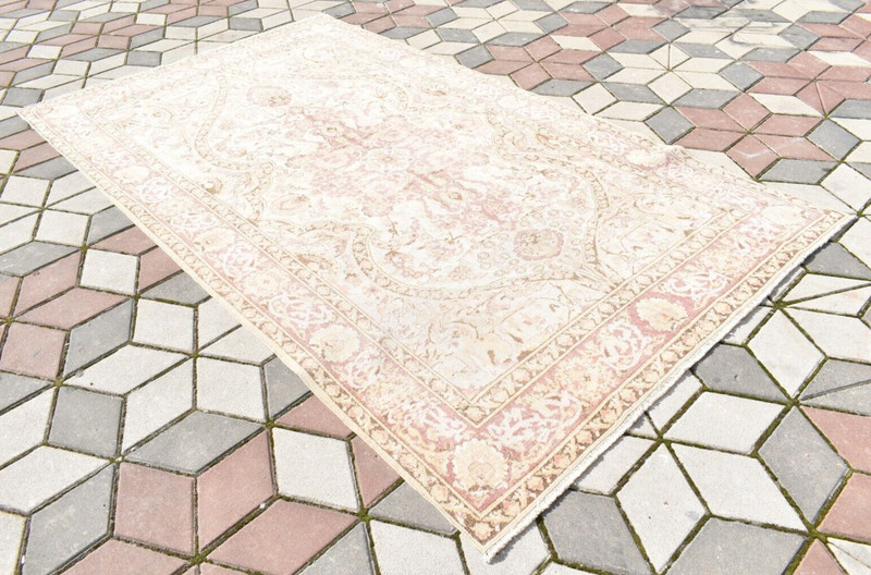 Vintage Turkish Rug 65'' x 115'' Muted Dye Kayseri Rug Hand-knotted Wool Rug gallery