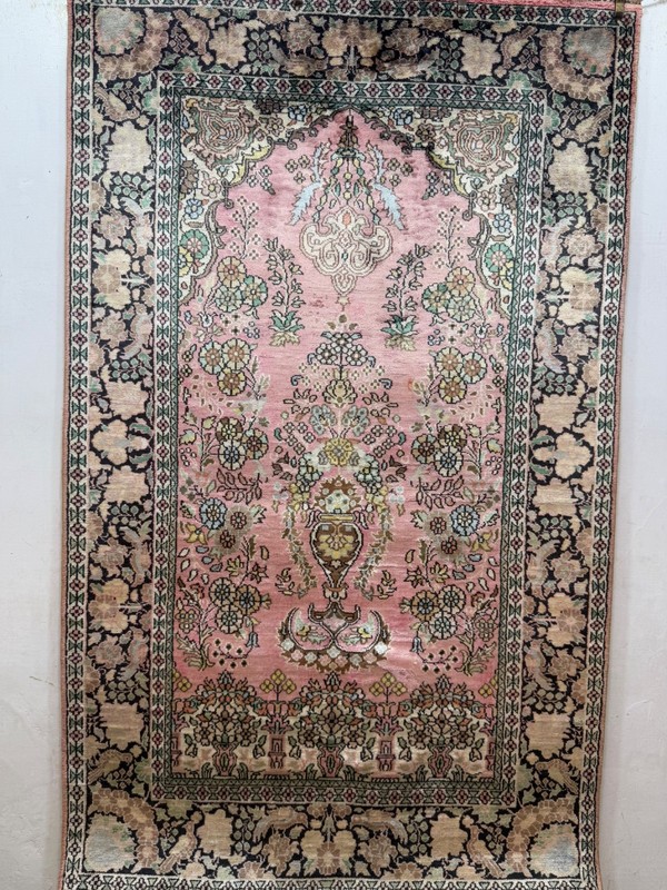 Vintage Fabulous Hand Knotted Kashmiri Silk Prayer Design Rug 150x92 Cm gallery