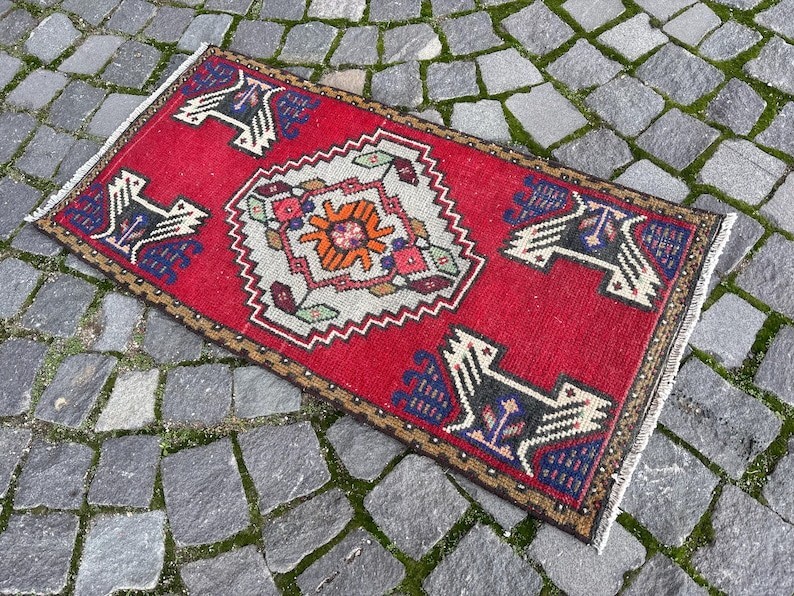 Handwoven Wool Kilim Rug, Small Vintage Turkish Oushak 1,6 x 3,1 ft gallery