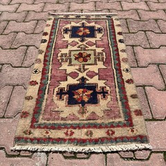 Beige Pink 2×3 ft Handwoven Turkish Wool Accent Rug – Tariff Free