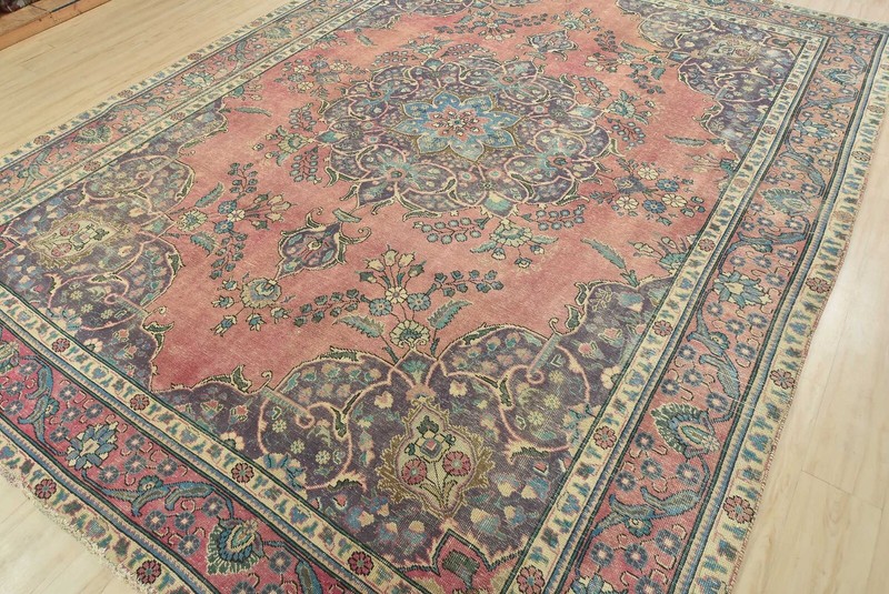 Vintage Anatolia 9’7” x 12’7” Pink Distressed Wool Hand-Knotted Oriental Rug gallery