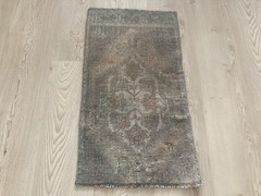 Turkish rug, Orange rug, Vintage rug, Small rug, Wool rug, Doormat, 1.2 x 2.2 ft