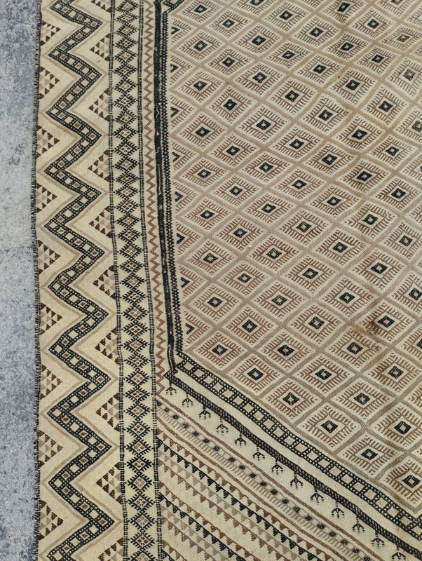 Vintage Moroccan Geometric Motif Multicolor Wool Kilim Rug Carpet 266x161 cm gallery