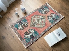 Vintage Turkish Wool Rug Handknotted Bohemian Doormat (1,6 x 2,7 ft)