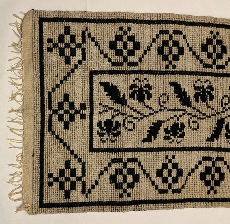 Vtg 1970s Hand Woven Wool Rug Black Beige 52" x 25" gallery