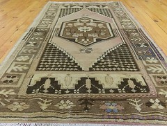 Beautiful Vintage 1950-1960s Wool Pile 2’5″×4’9 Natural Dyes Ushak Love Bird Rug
