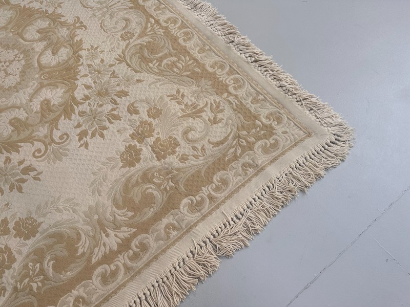 A Vintage Casa Pupo 1960s 1970s Fringed Reversible Wool Rug Good Condition. gallery