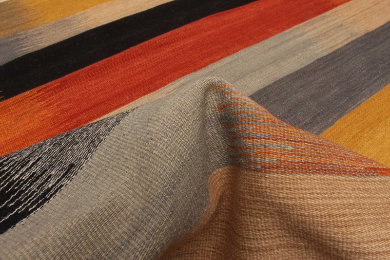 Vintage 5'1" x 7'11" Traditional Wool Hand Woven Oriental Area Rug gallery
