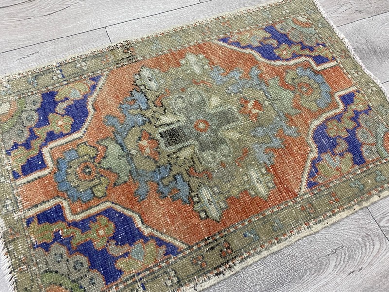 Turkish small rug, Vintage rug, Oushak rug, Doormat rug, Bath rug, 1.8 x 2.8 ft gallery