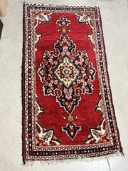 C.1970 Middle Eastern Accent Rug w/ Floral Medallion 49″x28″ Hand Knotted Wool