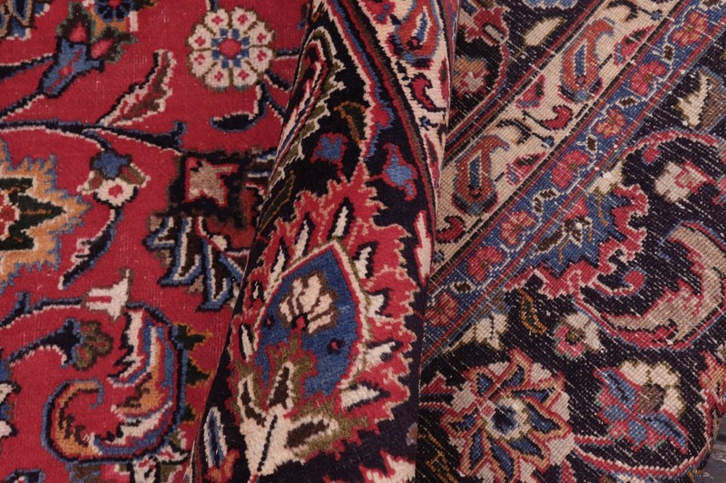 Striking 9'7" x 12'9" Hand-Knotted Wool Area Rug - Traditional Medallion gallery