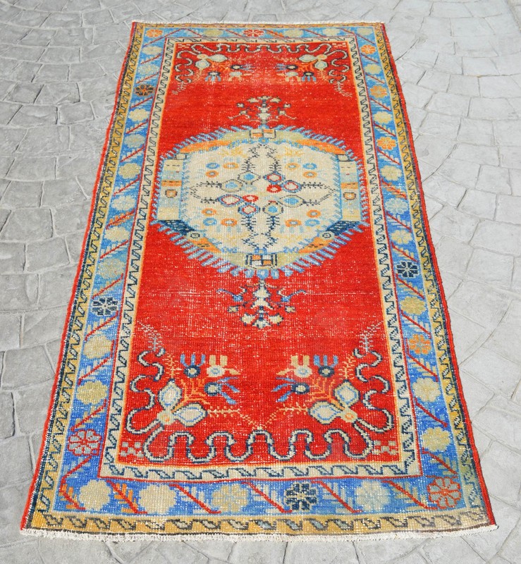 Vintage Turkish Rug, Hand-Woven Wool, Organic Dye, Short Runner 3x7 ft Approx gallery