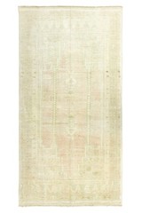 Vintage Hand-Knotted Turkish Oushak Wool Rug – Blush Pink, Sage – 4’1″ x 7’4″ ft