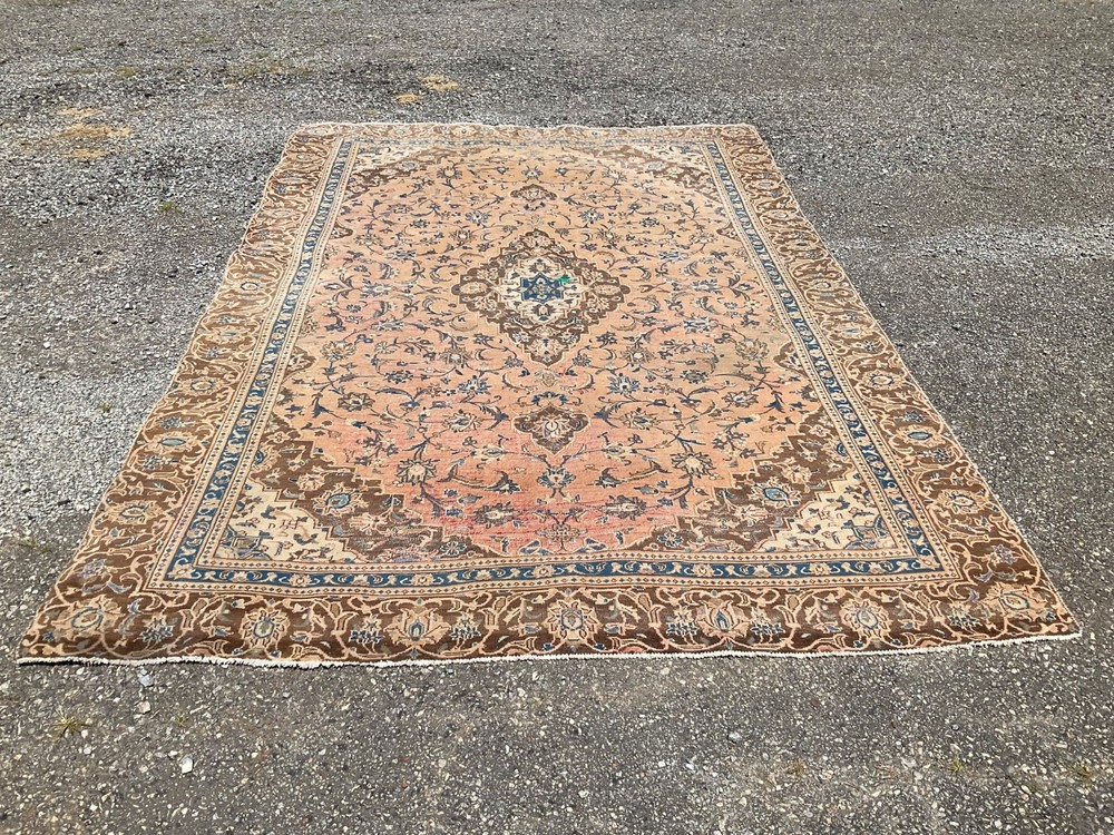7' X 10' Vintage Distressed Per'sian Handmade Wool Rug