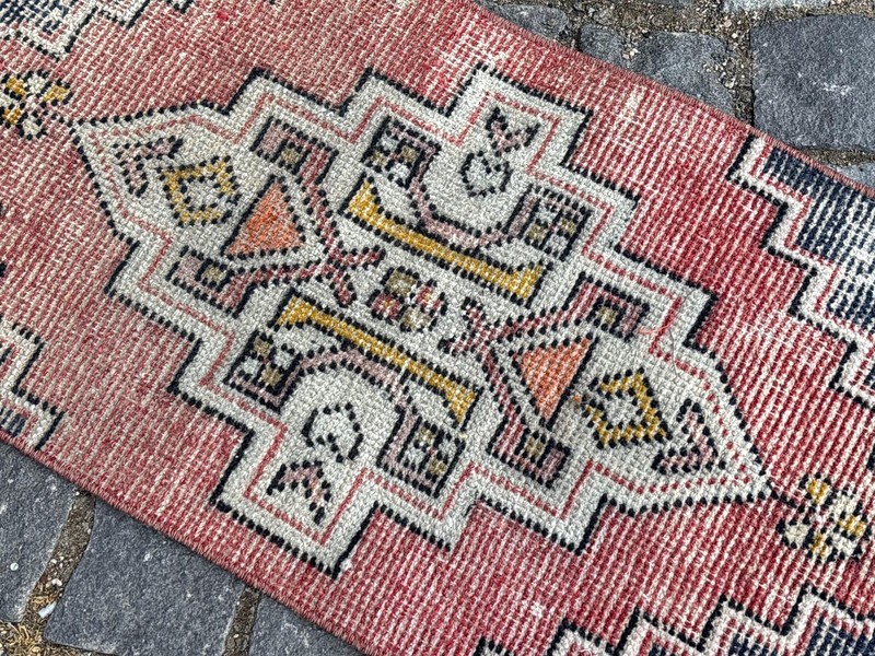 Handwoven Turkish Wool Rug: 1,2 x 2,4 ft Vintage Boho Doormat gallery