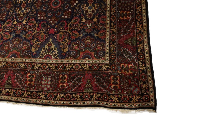 Yâzd-Kễrman Antique Rug - 10'5" x 16'8" gallery