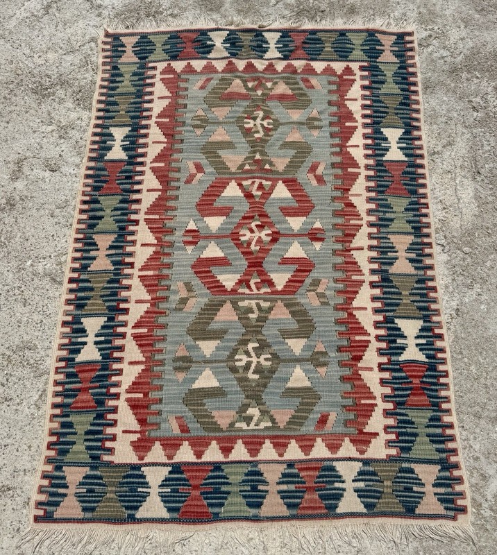 Reversible Handmade Vintage Kayseri Kilim Rug from Turkey - 157 cm x 111 cm gallery