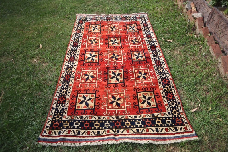 COLLECTORS' ITEM Stunning Vintage Natural Vegetable Dye Caucasian Shirvan Carpet gallery