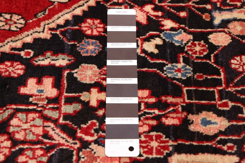 Vintage 3'5" x 5'2" Traditional Hand Knotted Vegetable Dye Wool Area Rug gallery