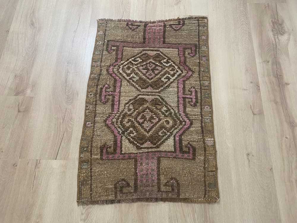 Vintage Turkish Accent Rug 1.7x2.6 Ft Handmade Wool Entryway Area Rug Decor