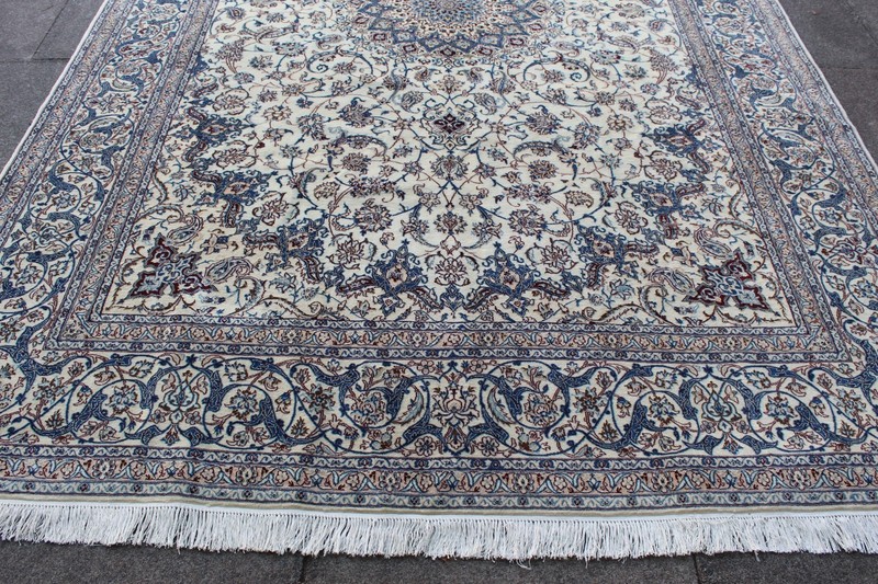 Fine Vintage Hand Made Traditional Oriental Wool White Carpet 312x210cm gallery