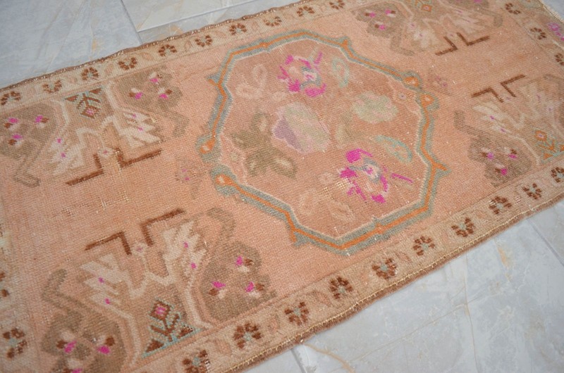 Vintage Hand-Knotted Turkish Rug Small Oushak Rug Door Mat Wool 1' 10" x 3' 10" gallery